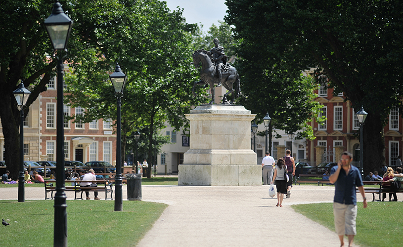 Statue of William III in Queen Square
